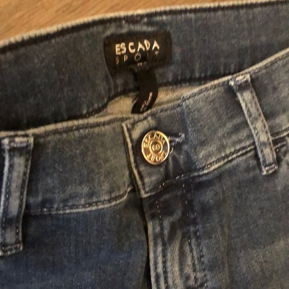 Brand New Escada jeans size 40 Made In Italy - Picture 3 of 9